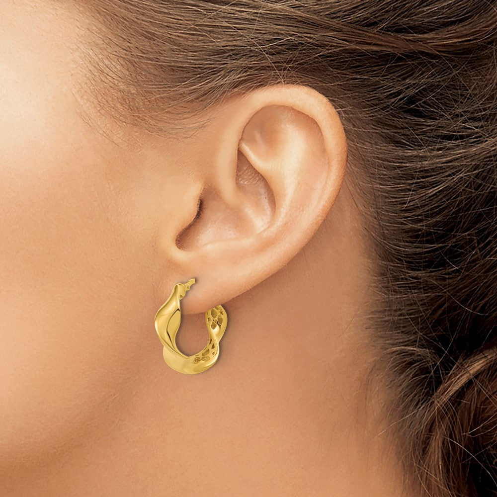 Polished Wavy Hoop Earrings