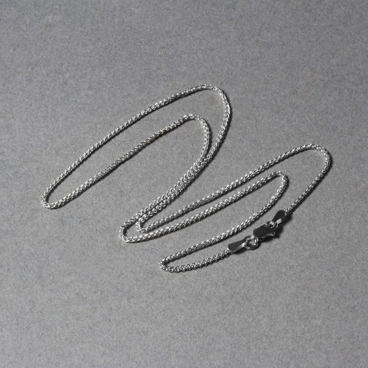 18k White Gold Round Wheat Chain