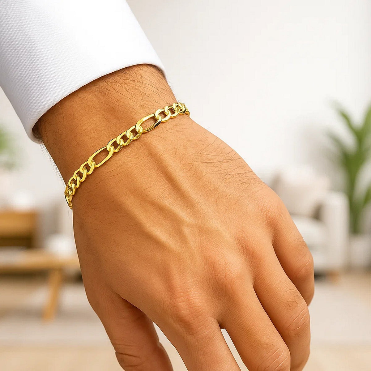 14k Yellow Gold Lite Figaro Bracelet (4.70 mm)