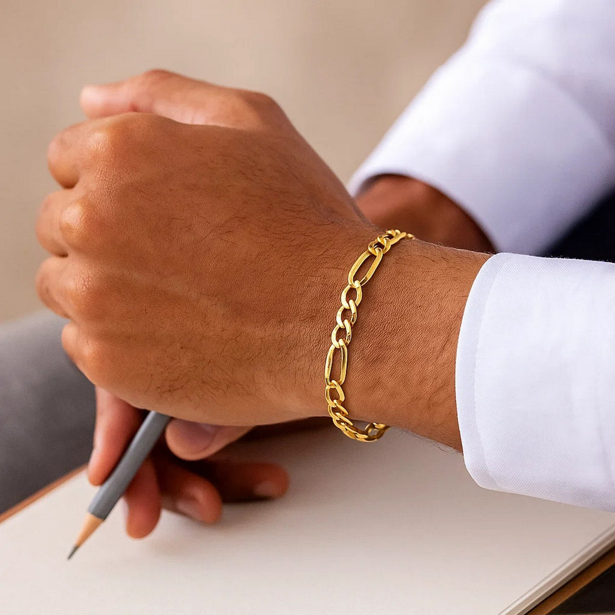 14k Yellow Gold Lite Figaro Bracelet (4.70 mm)