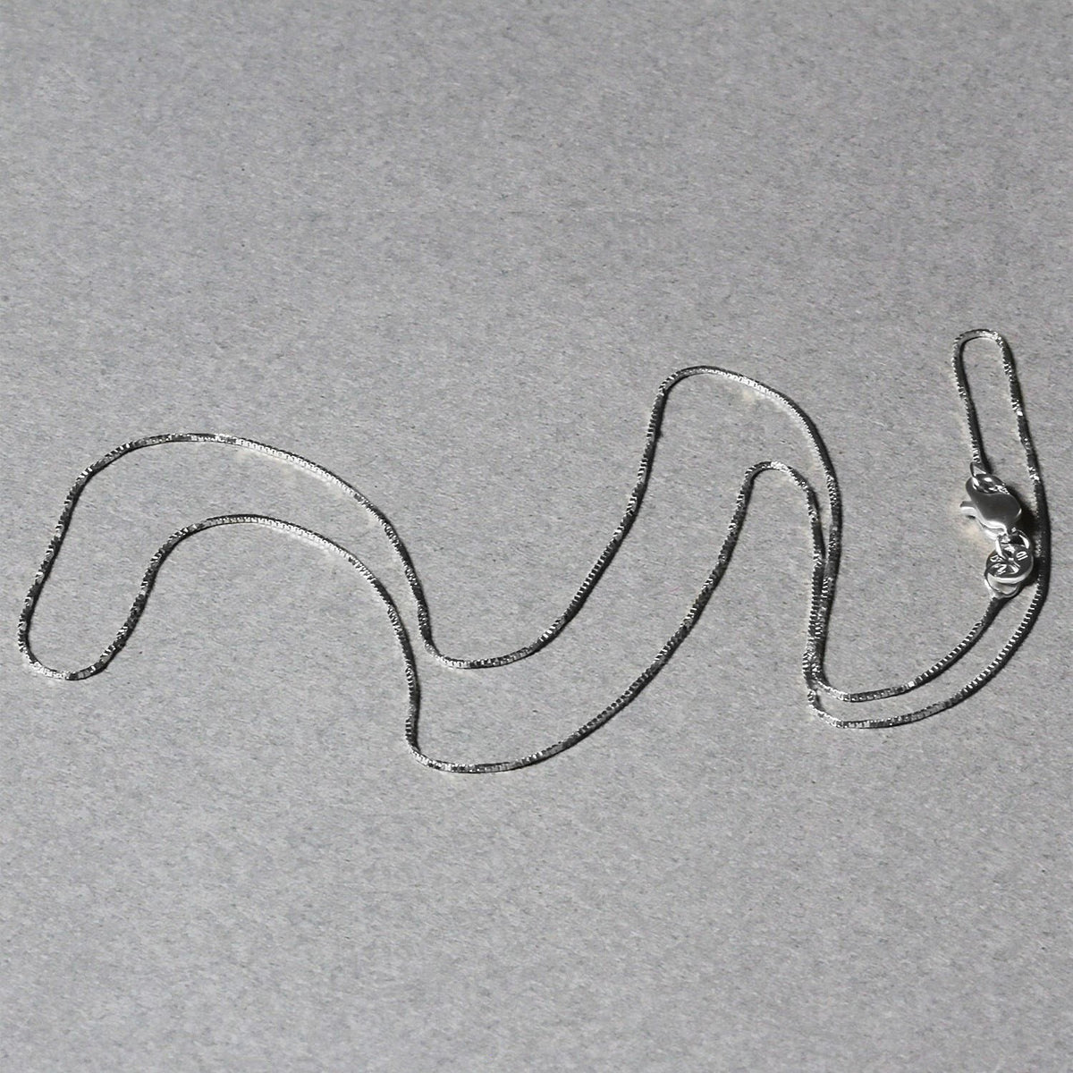18k Box Chain 0.6mm (0.60 mm)