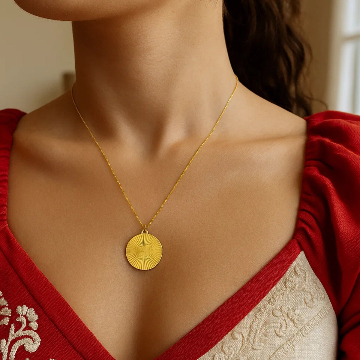 14K Yellow Gold Radiating Circle Necklace