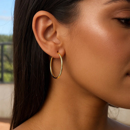 14k Yellow Gold Polished Hoop Earrings (1.5x30mm)