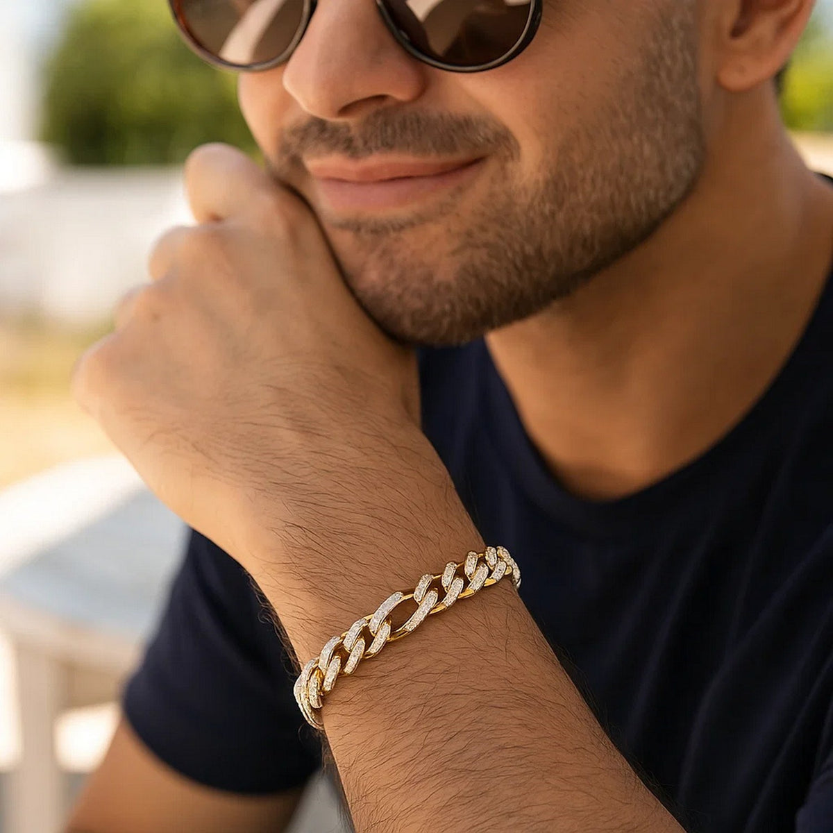 14k White Pave High Polish Modern Lite Figaro Bracelet (9.50 mm)