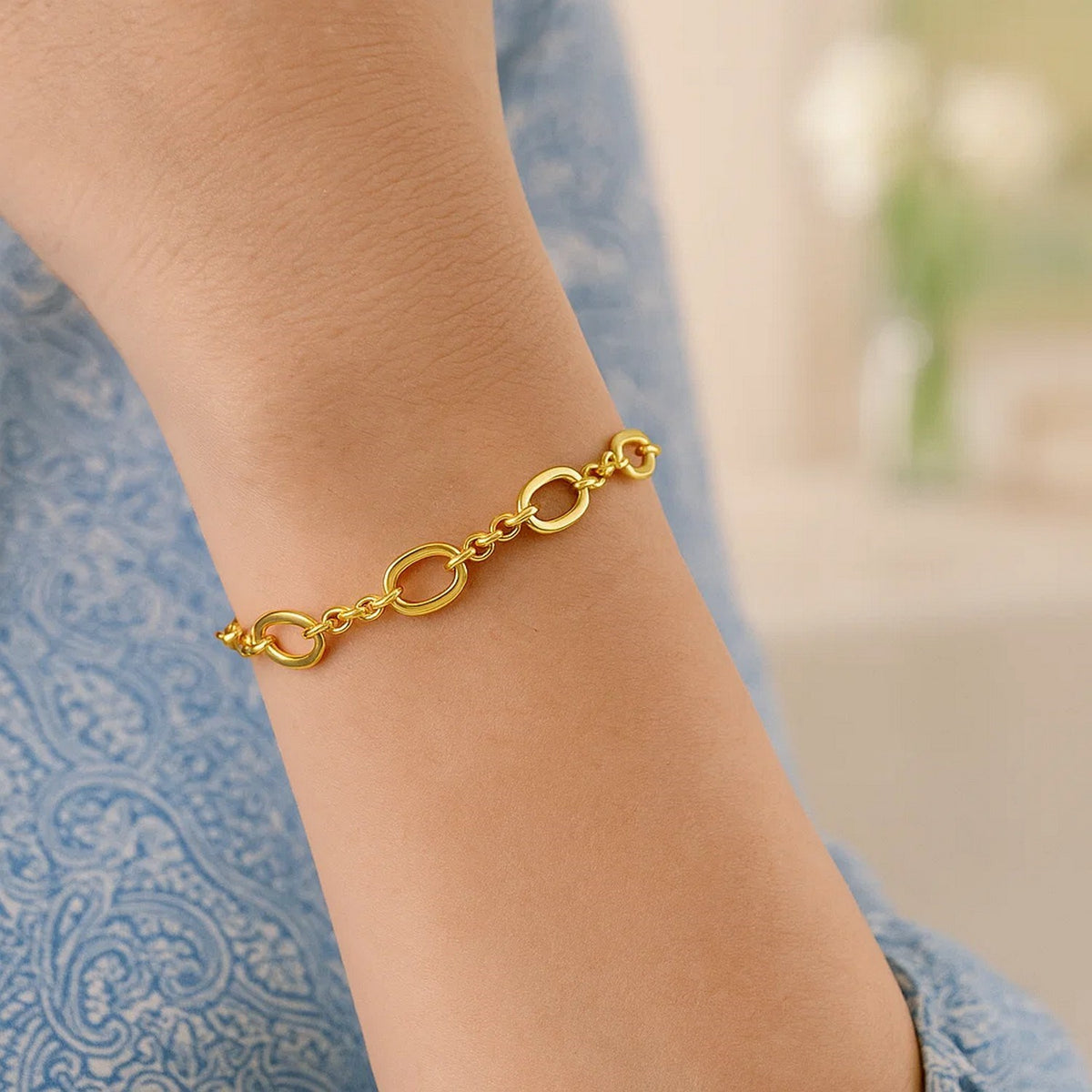 14K Yellow Gold Five and One Oval Link Chain Bracelet