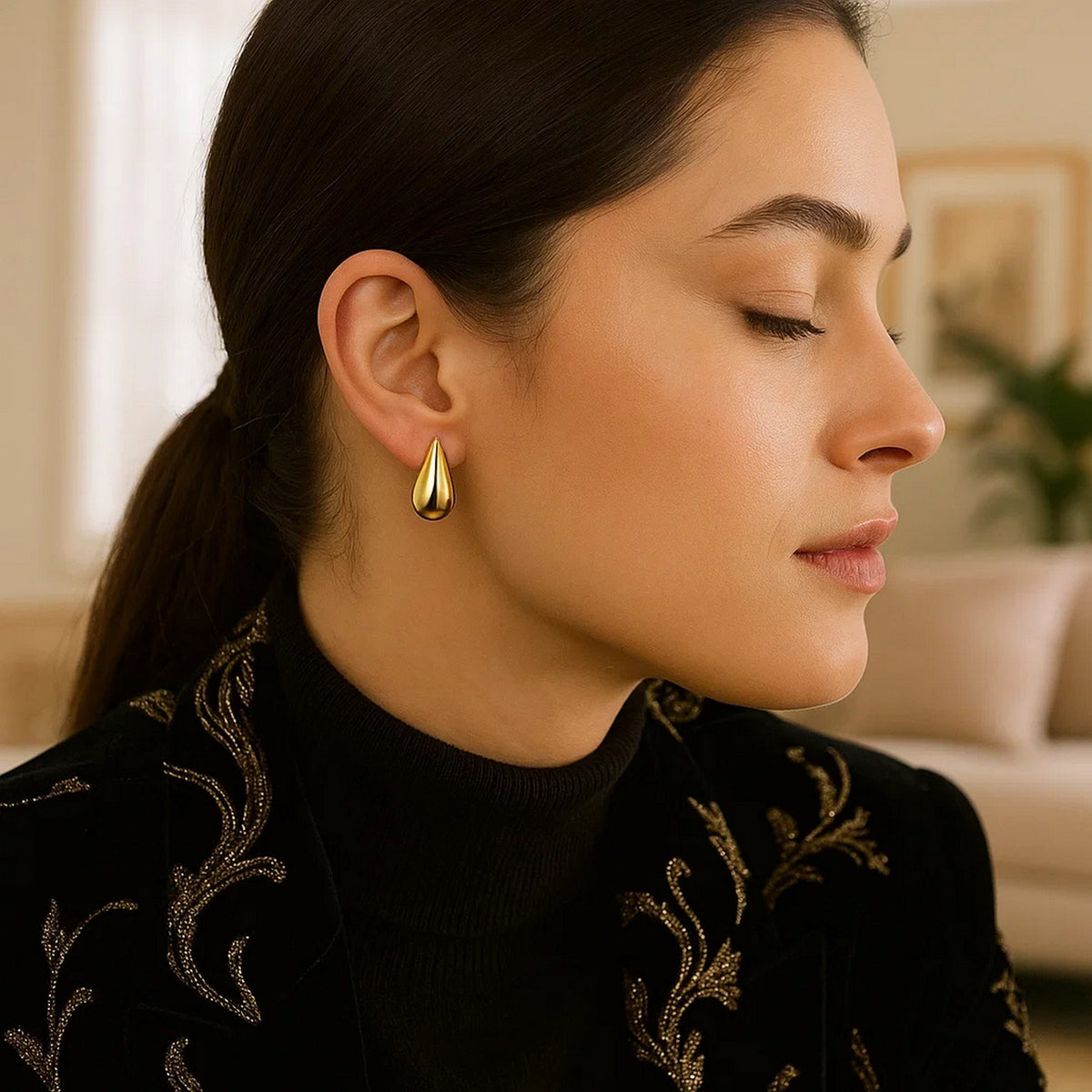 14k Yellow Gold Small Raindrop Studs Earrings