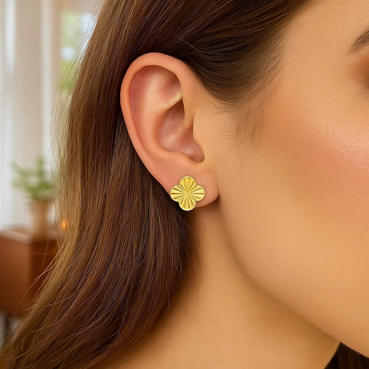14K Yellow Gold Clover Stud Earrings