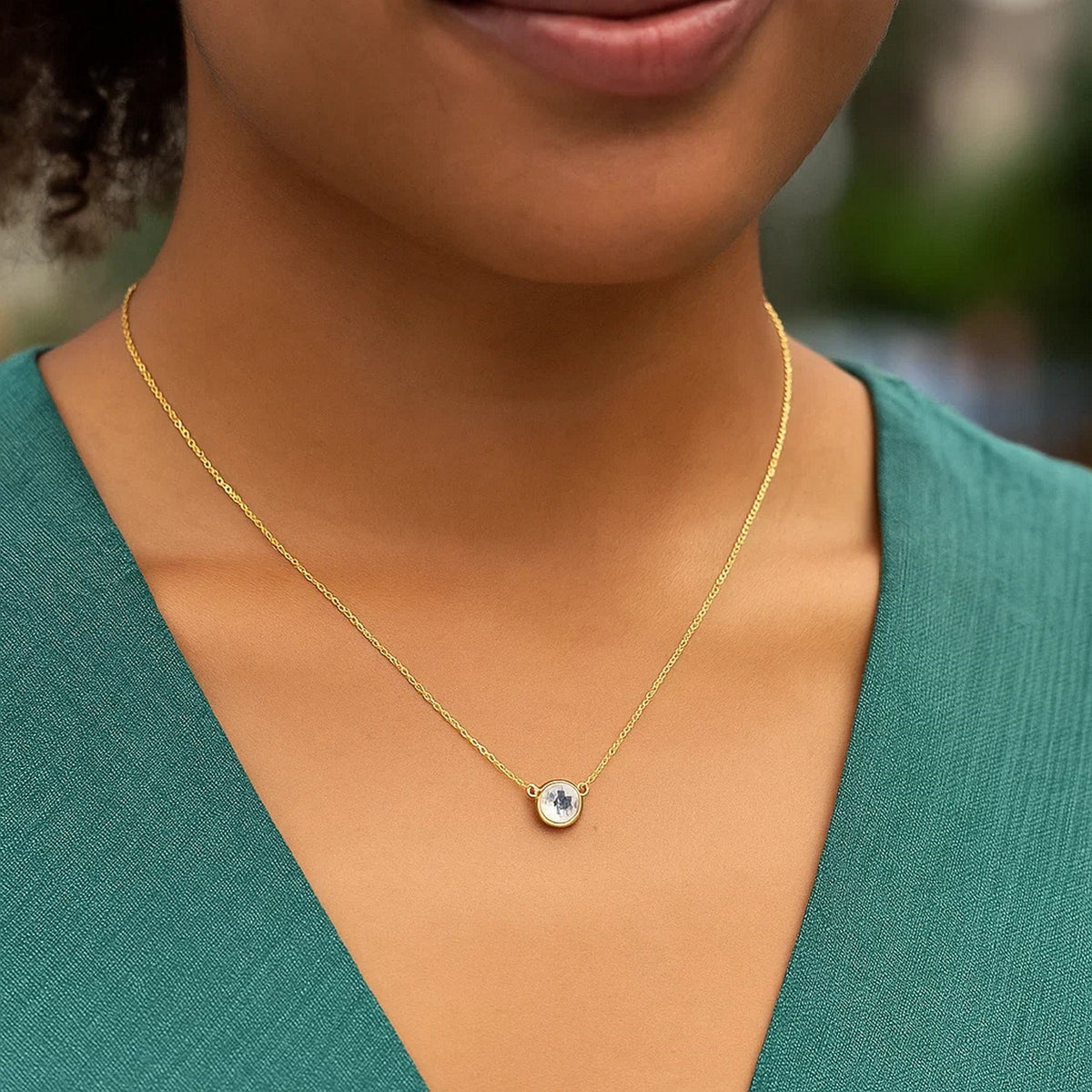 14k 17 inch Necklace with Round White Topaz