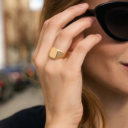 14K Yellow Gold Polished Rectangular Signet Ring