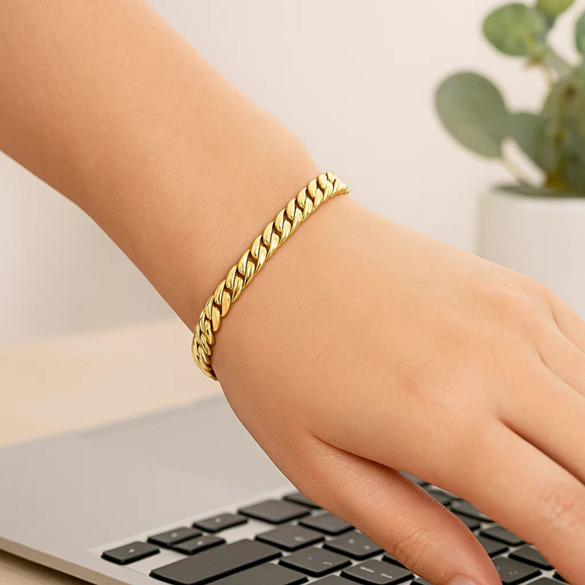 14K Cuban Link Bracelet (5.90 mm)