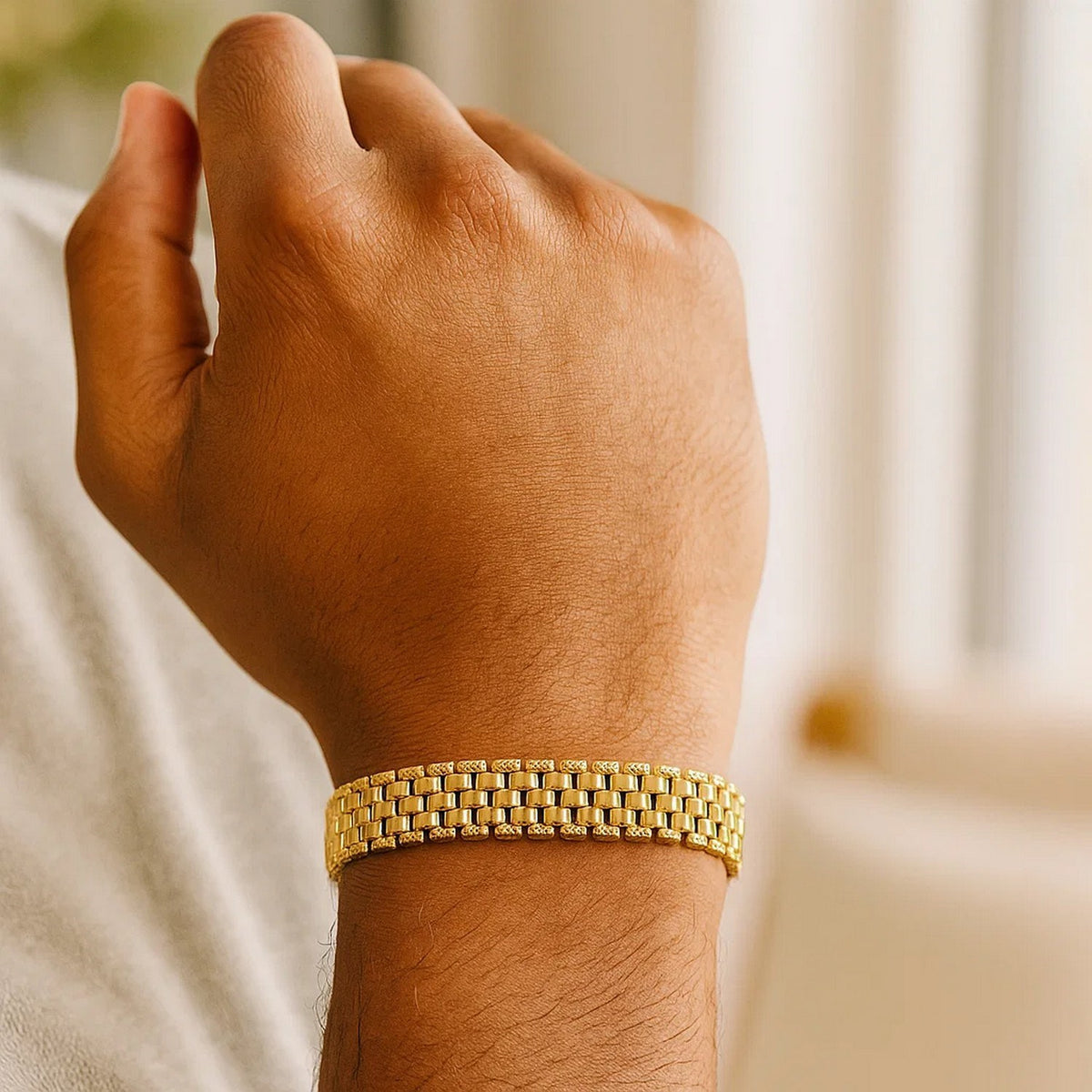 Panther Link Medium Bracelet in 14K Yellow Gold (9.60 mm)