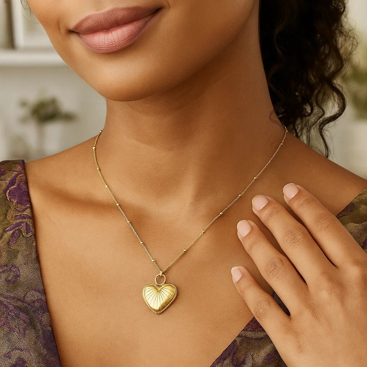 14K Yellow Gold Vintage Puffed Heart Necklace