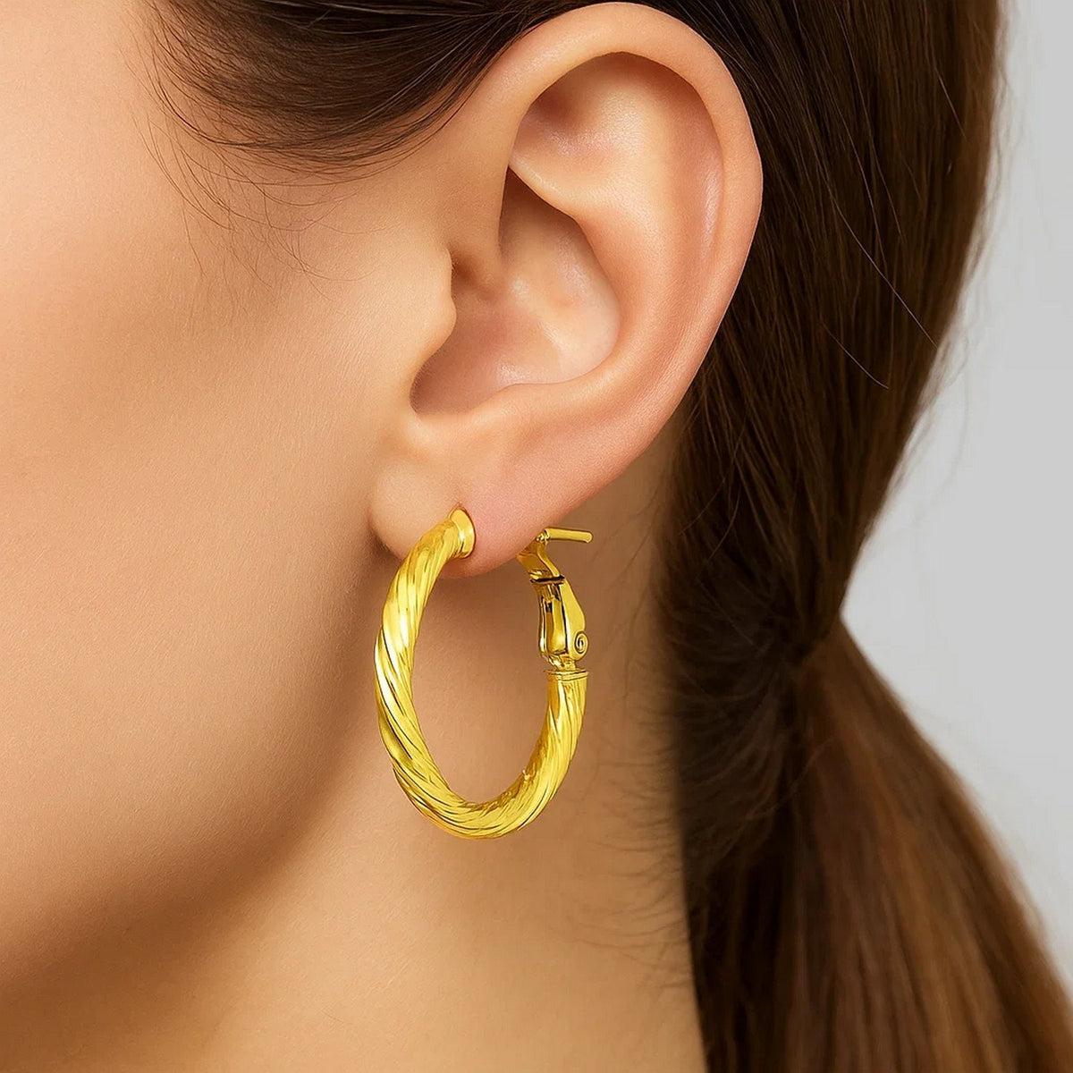 14k Yellow Gold Petite Twisted Round Hoop Earrings