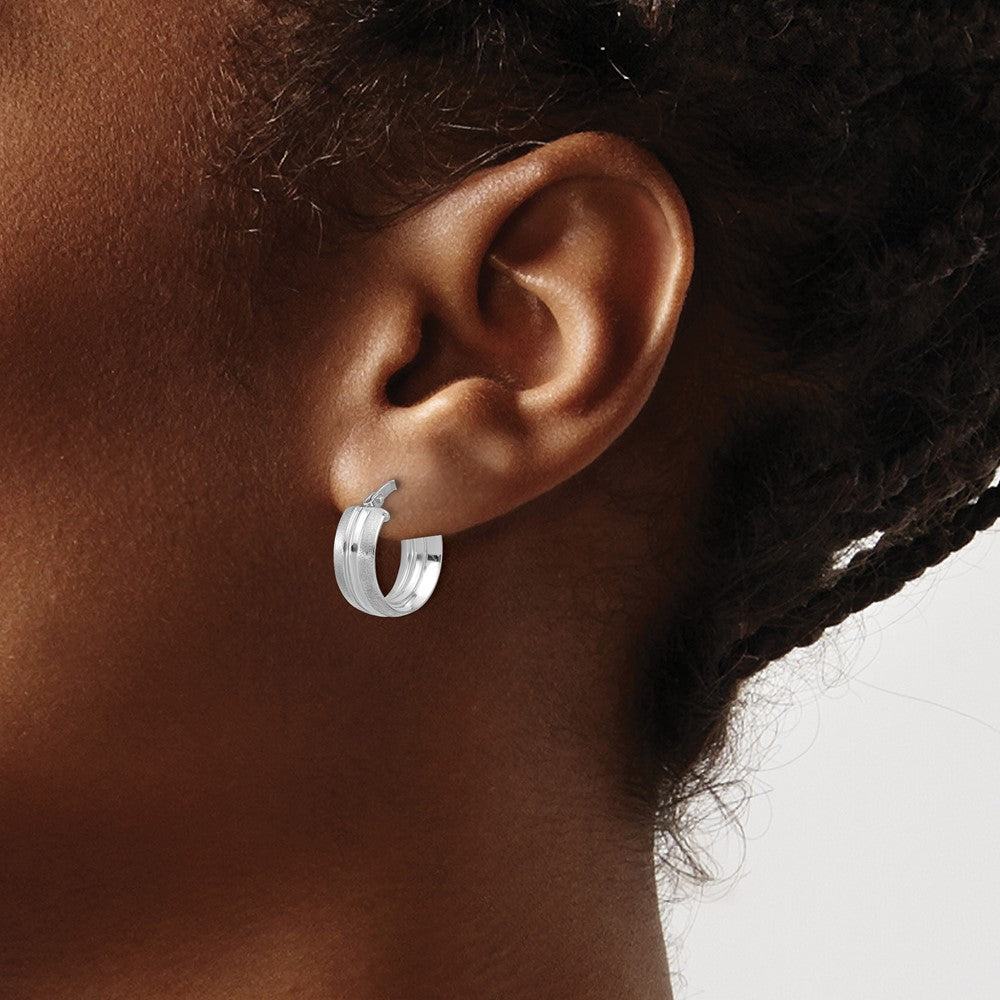 Polished and Satin Round Hoop Earrings - 1.53g