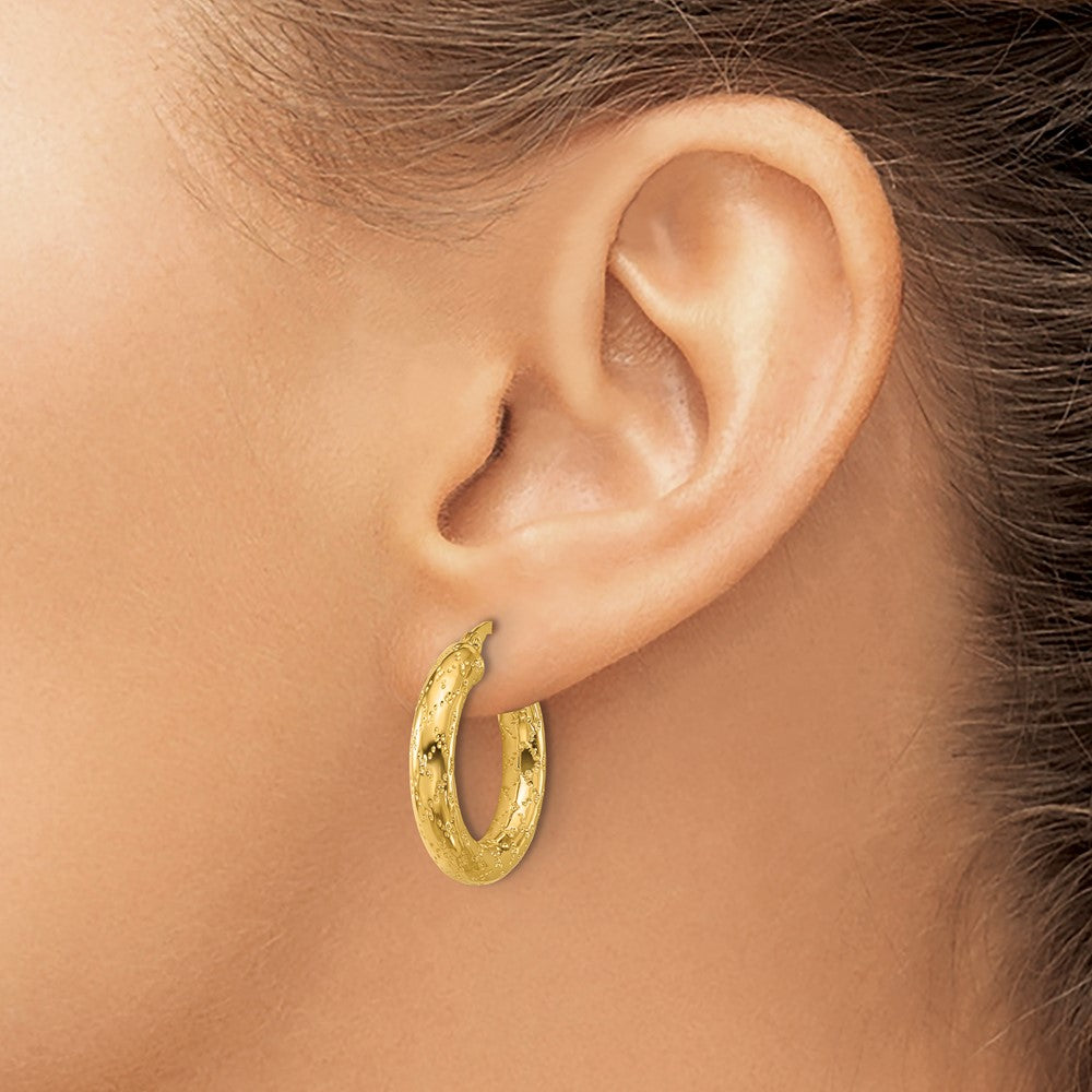 Polished Patterned Round Hoop Earrings - 2.44g