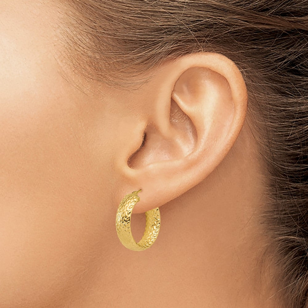 Polished Weave Design Round Hoop Earrings - 2.43g