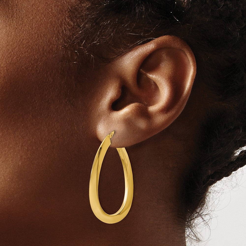 Polished Twisted Oval Hoop Earrings - 21mm